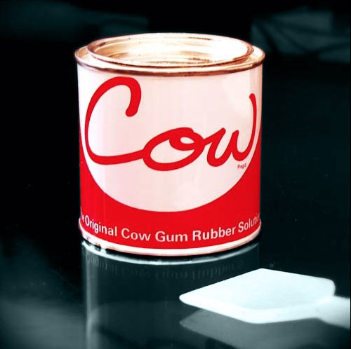 Picture of a tin of cow gum